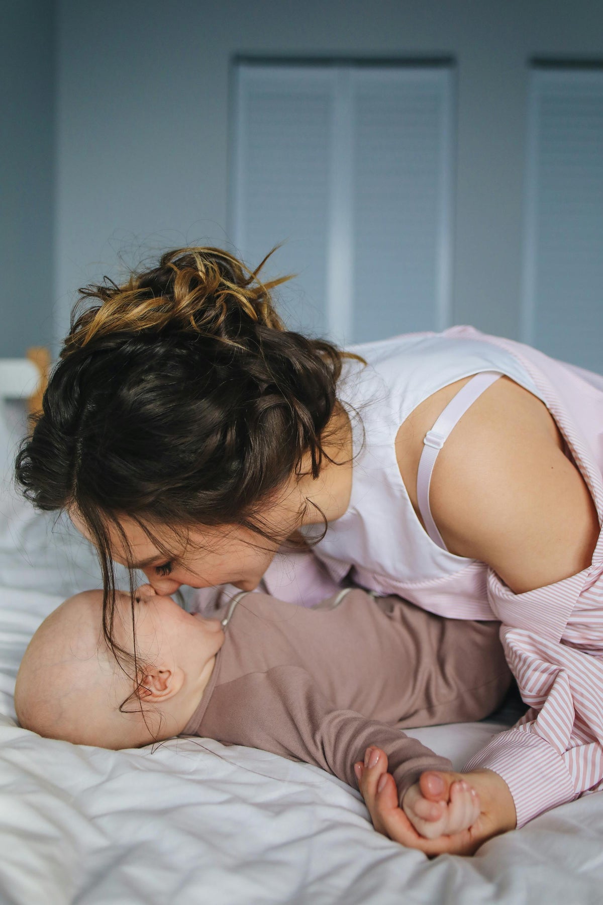 The Ultimate Gift Guide: Top 10 Breastfeeding Essentials Every Mom Will Cherish This Holiday Season