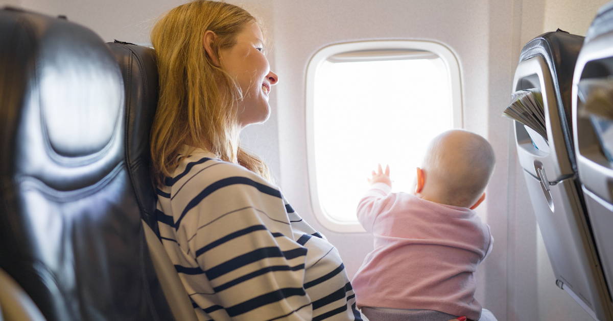 8 consejos para viajar con un bebé lactante